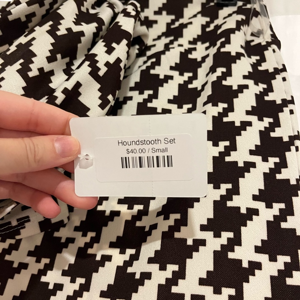 Houndstooth patterned set